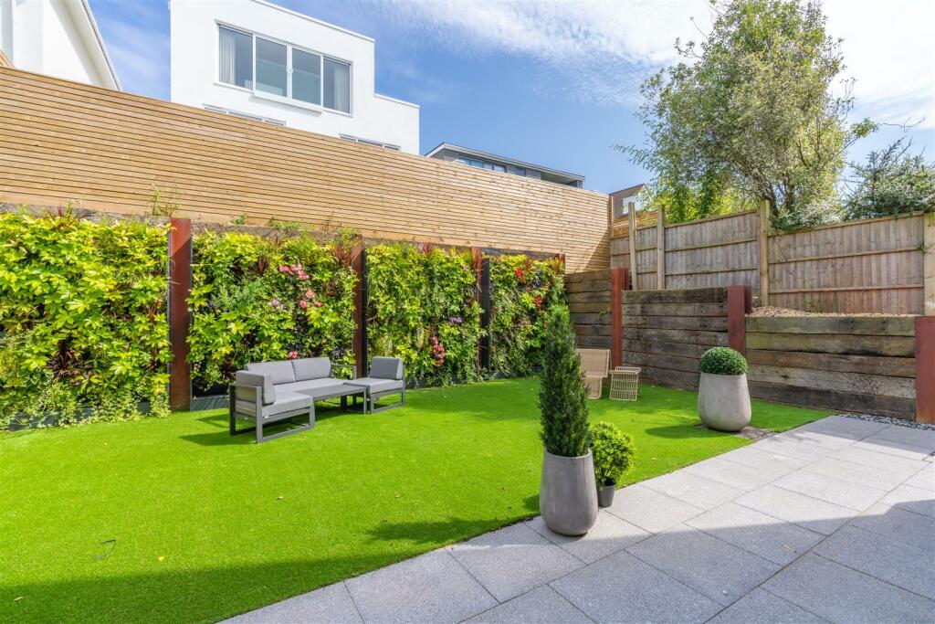 Additional property image - Dorset Lake Avenue, Lilliput