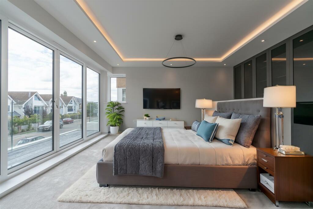 Additional property image - Dorset Lake Avenue, Lilliput