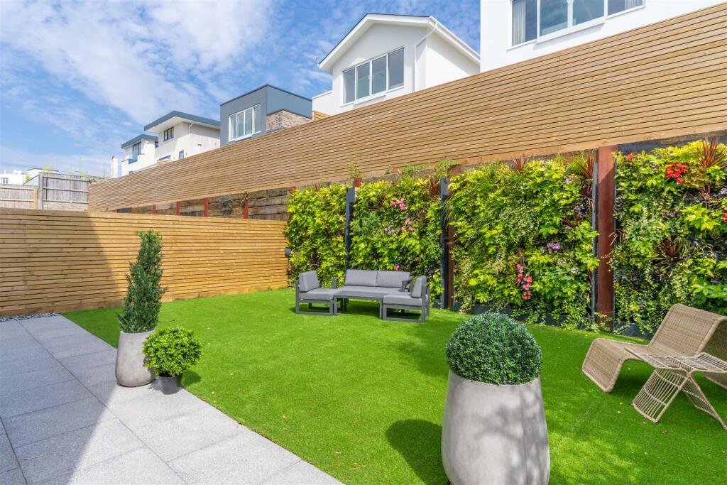 Additional property image - Dorset Lake Avenue, Lilliput