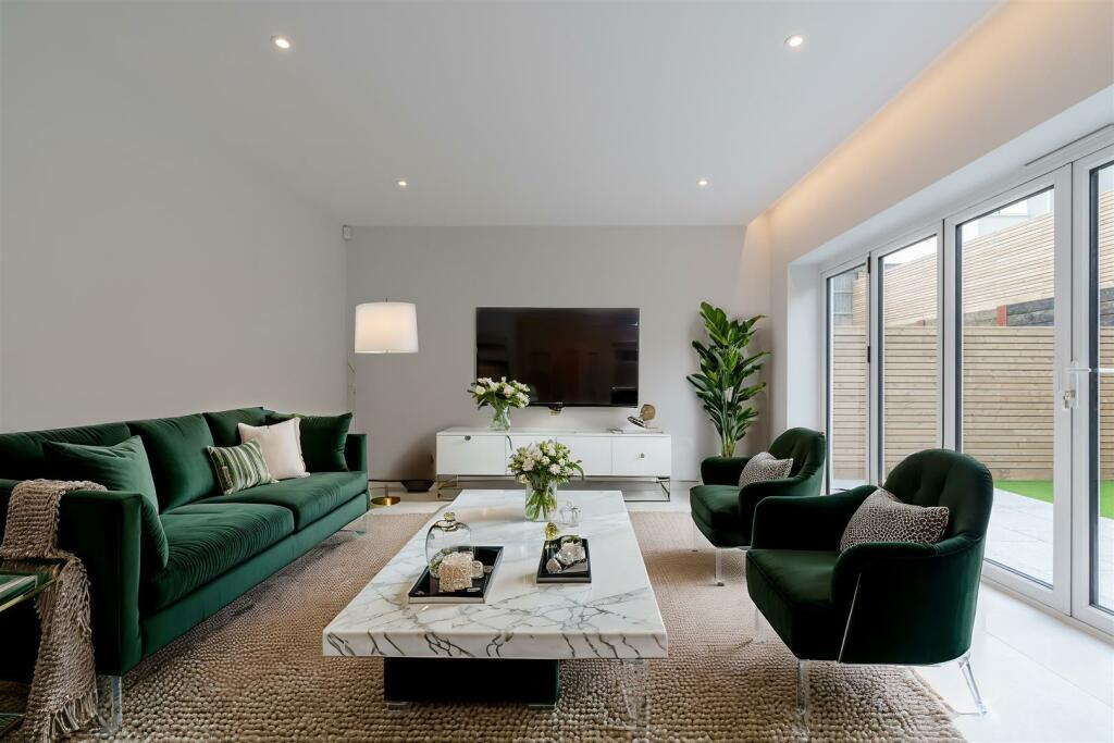 Additional property image - Dorset Lake Avenue, Lilliput