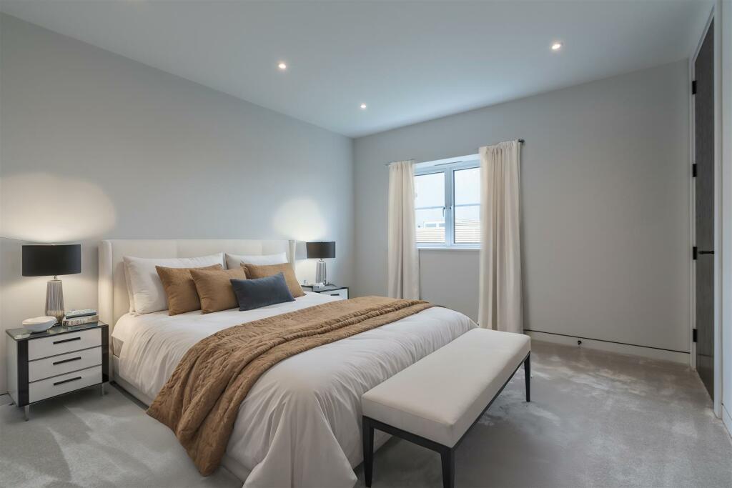 Additional property image - Dorset Lake Avenue, Lilliput