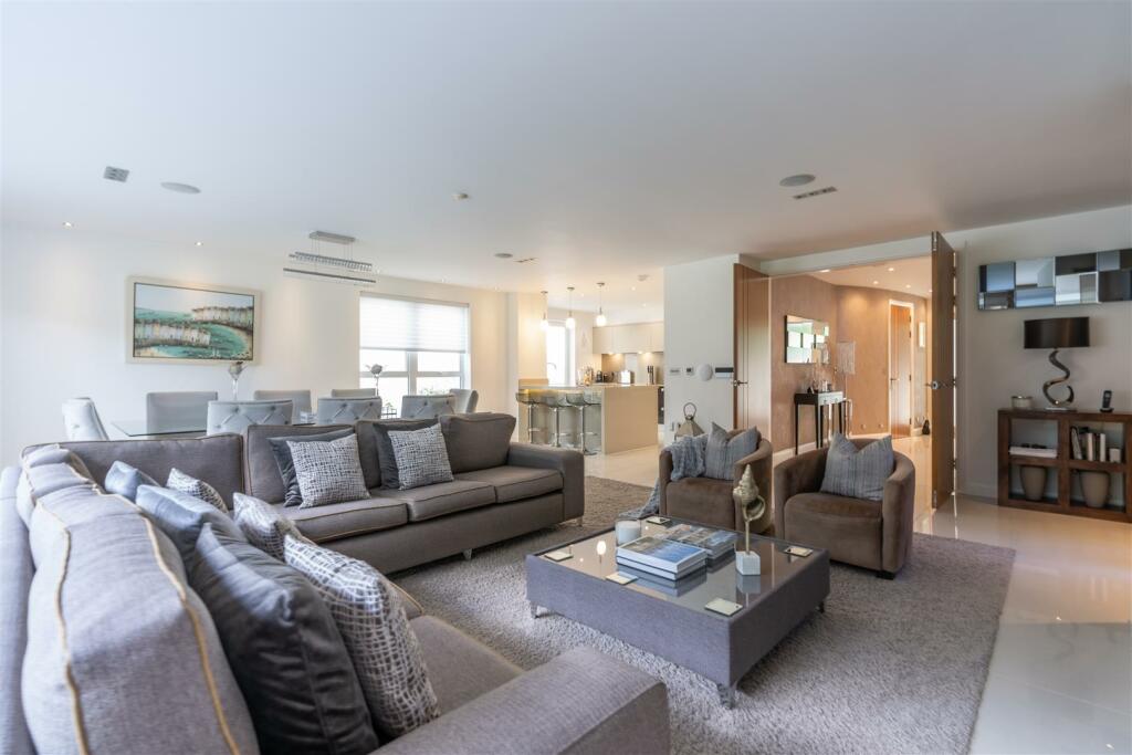 Additional property image - Crichel Mount Road, Evening Hill