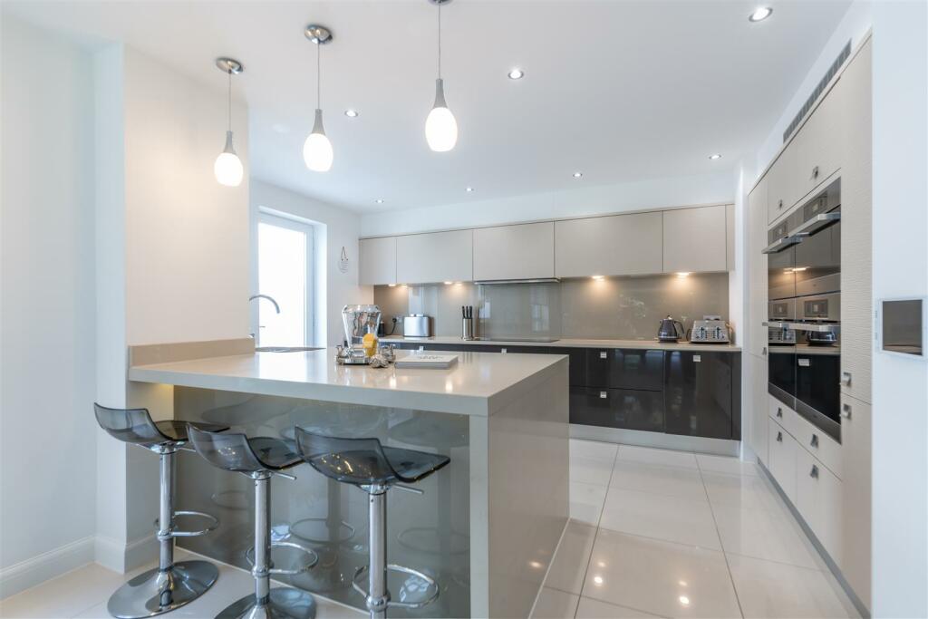 Additional property image - Crichel Mount Road, Evening Hill