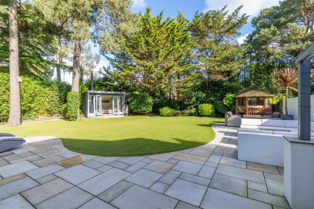 Additional property image - Crichel Mount Road, Evening Hill