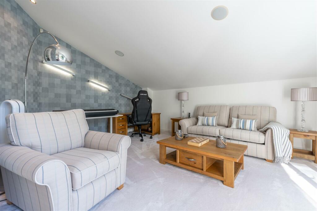 Additional property image - Crichel Mount Road, Evening Hill