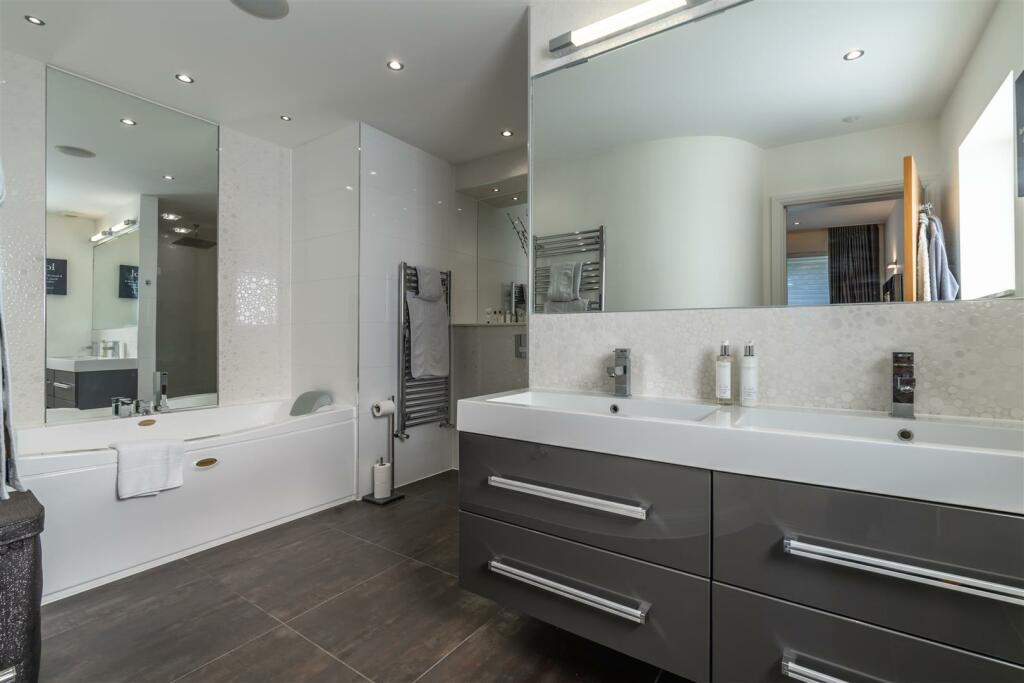 Additional property image - Crichel Mount Road, Evening Hill