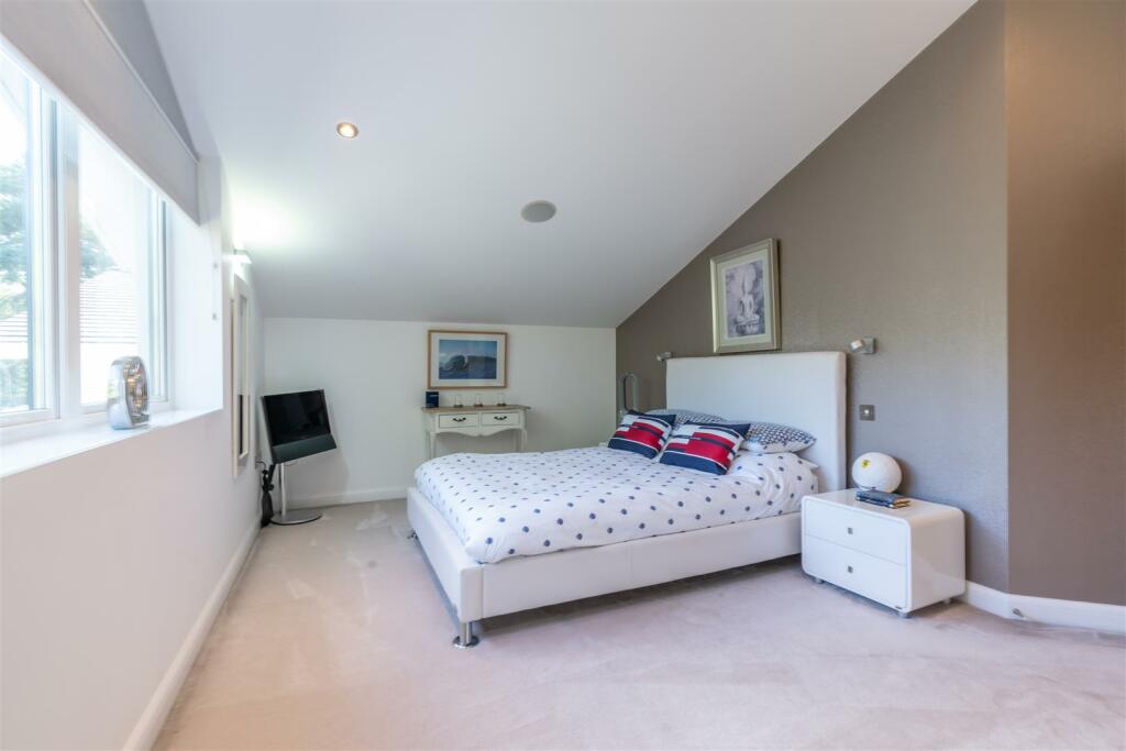 Additional property image - Crichel Mount Road, Evening Hill