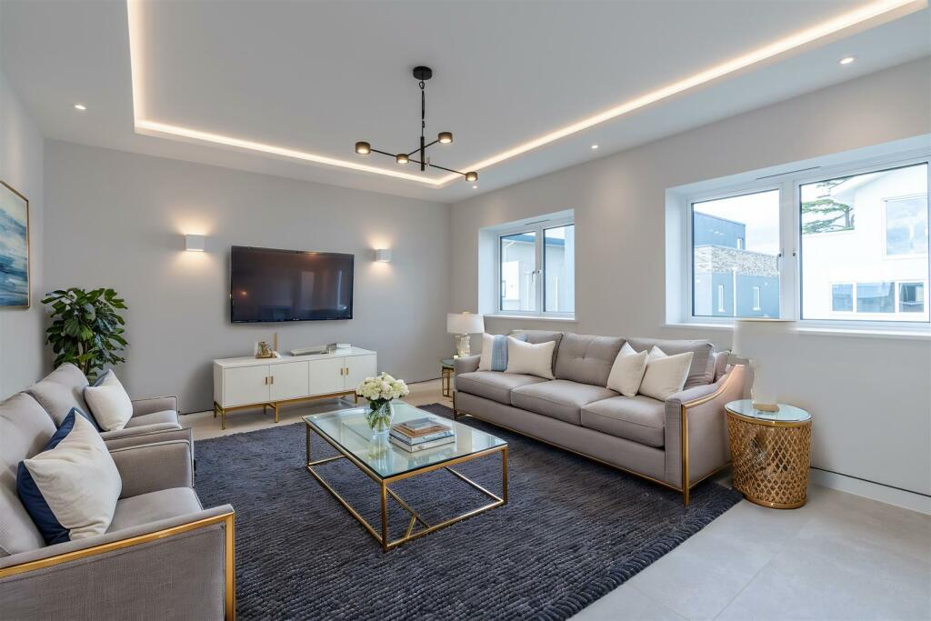 Additional property image - Dorset Lake Avenue, Lilliput