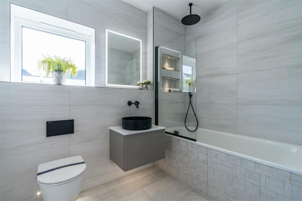 Additional property image - Dorset Lake Avenue, Lilliput