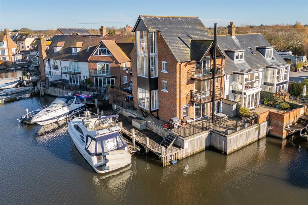 Additional property image - Rossiters Quay, Christchurch