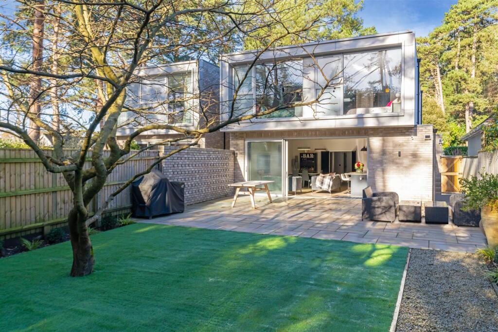 Additional property image - Links Road, Lower Parkstone