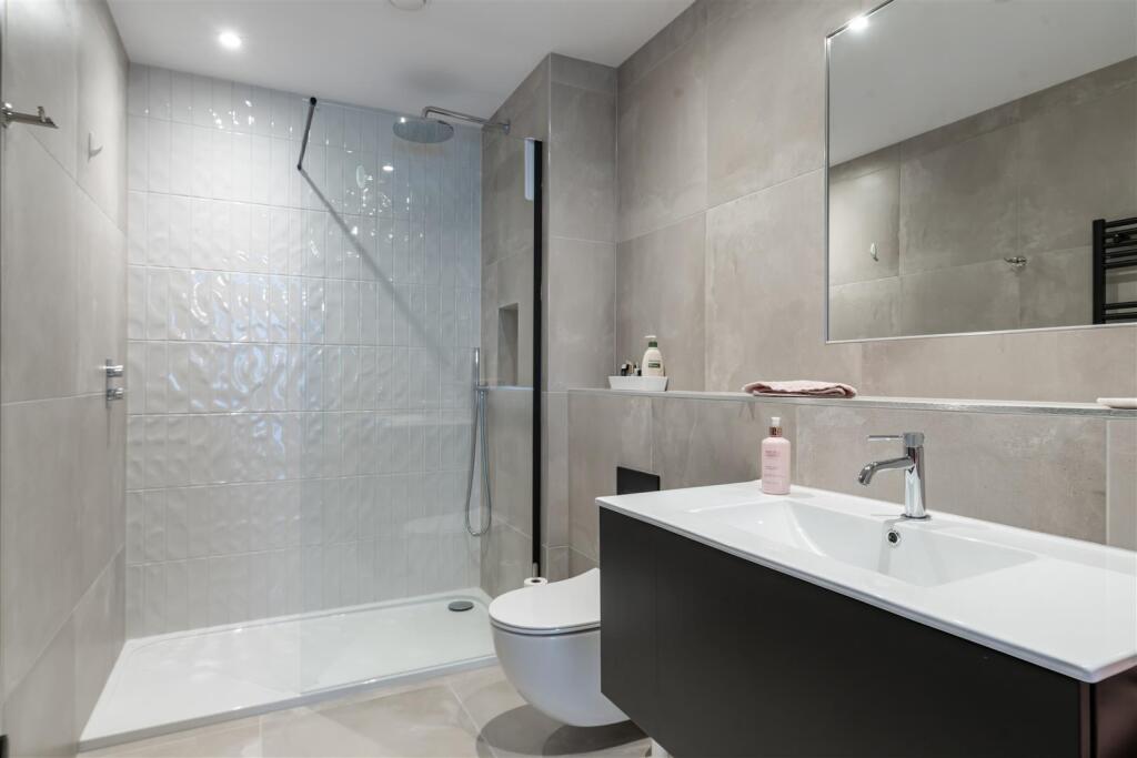 Additional property image - Manor Road, Eastcliff, East Cliff