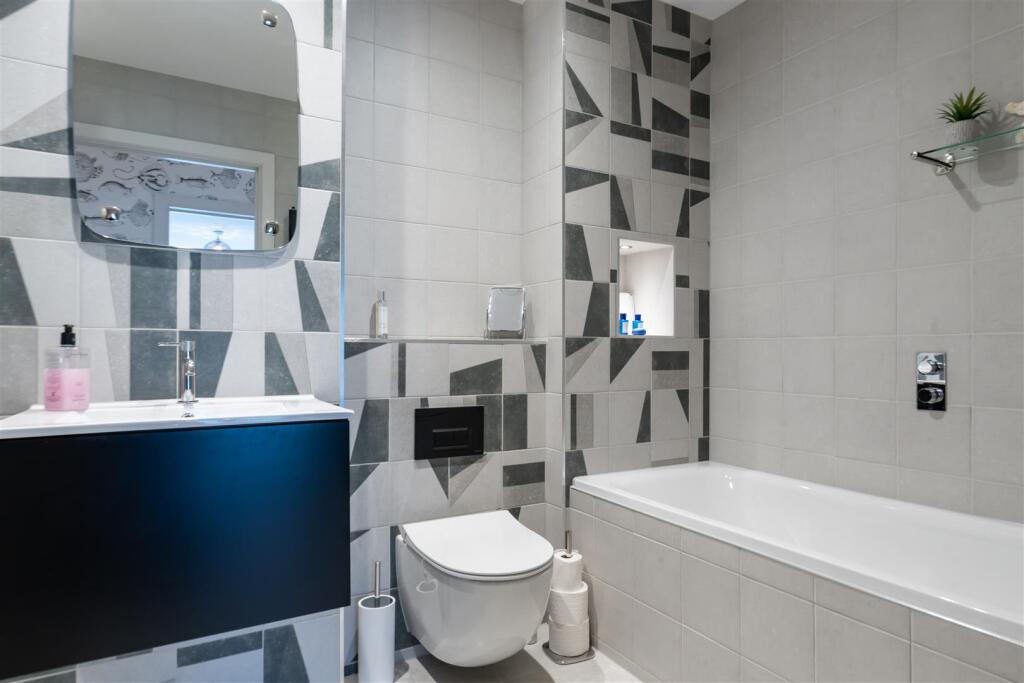 Additional property image - Manor Road, Eastcliff, East Cliff