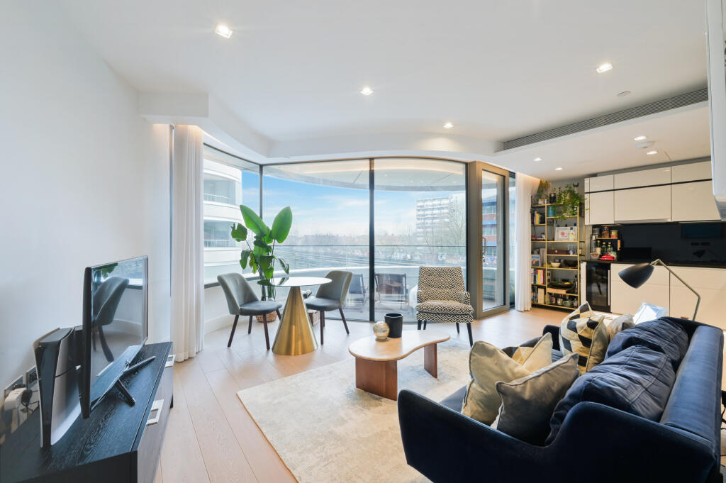 Main image of property: The Corniche, Albert Embankment, London, SE1