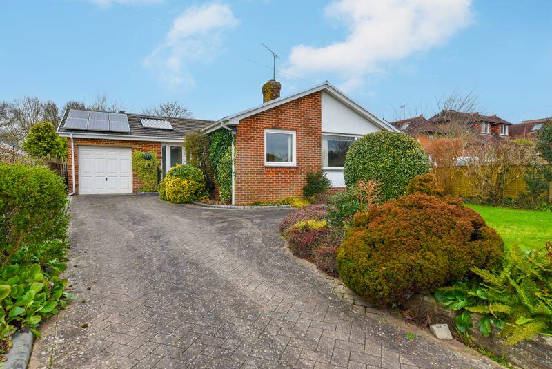 3 bedroom detached bungalow for sale in Park Road, Denmead, PO7