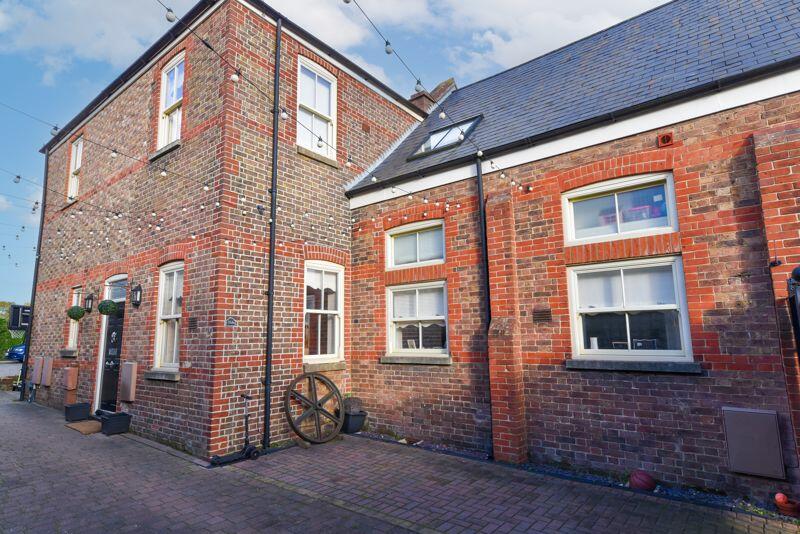 4 bedroom character property for sale in Bedhampton Road, Bedhampton, PO9
