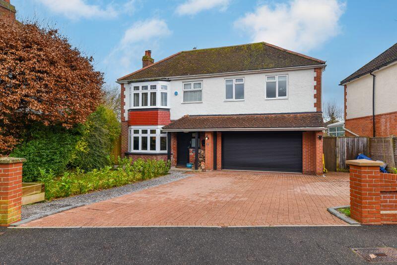 4 bedroom detached house for sale in Maylands Road, Bedhampton, PO9