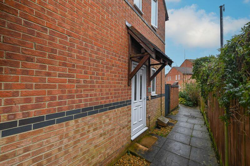 1 bedroom semi-detached house for sale in Buckby Lane, Portsmouth, PO3