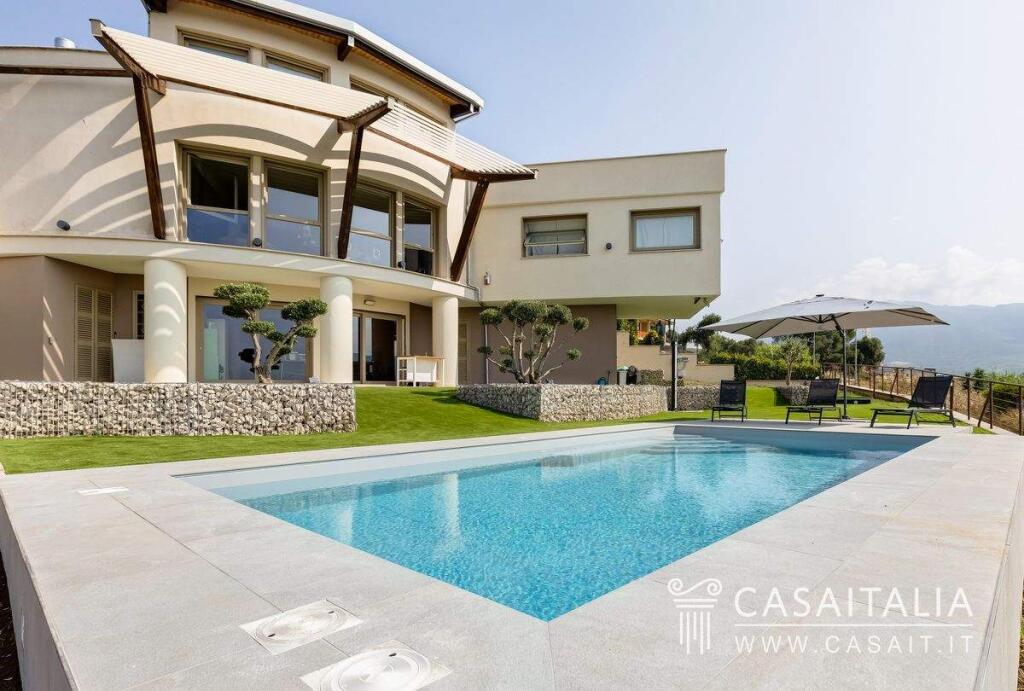 Main image of property: Lazio, Rome, Guidonia-Montecelio