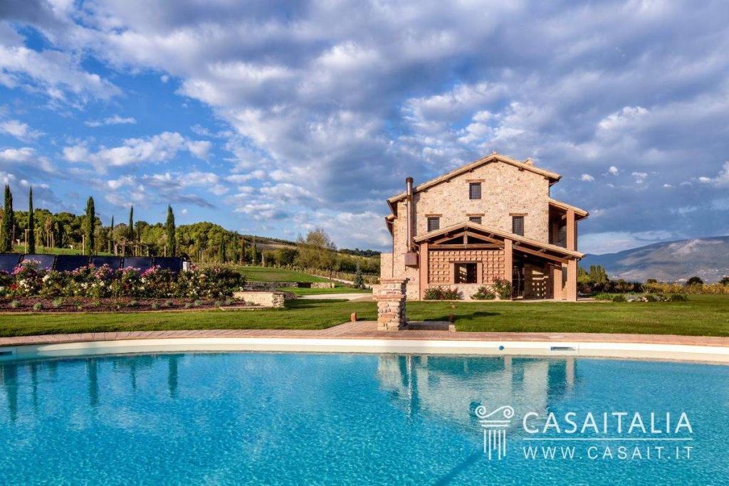10 bedroom villa for sale in Umbria, Perugia, Castèl Ritaldi, Italy