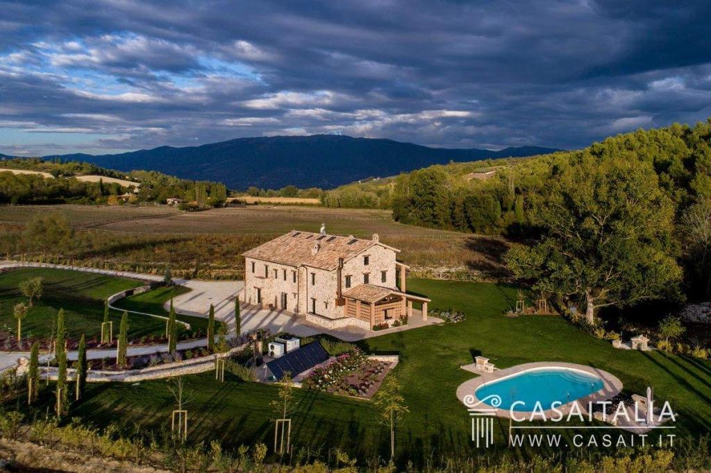 10 bedroom villa for sale in Umbria, Perugia, Castèl Ritaldi, Italy