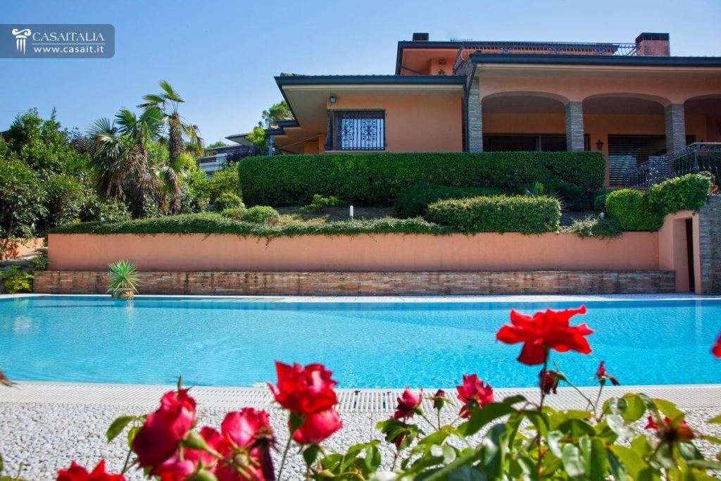 5 Bedroom Villa For Sale In Emilia-Romagna, Rimini, Riccione, Italy