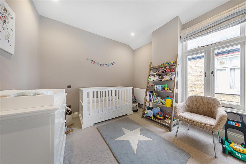 4 bedroom terraced house for sale in Heybridge Avenue, SW16