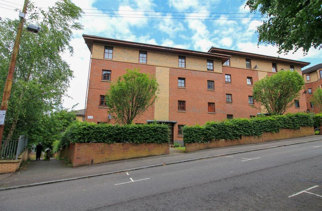 2 bedroom flat for sale in Oban Drive, Glasgow, G20