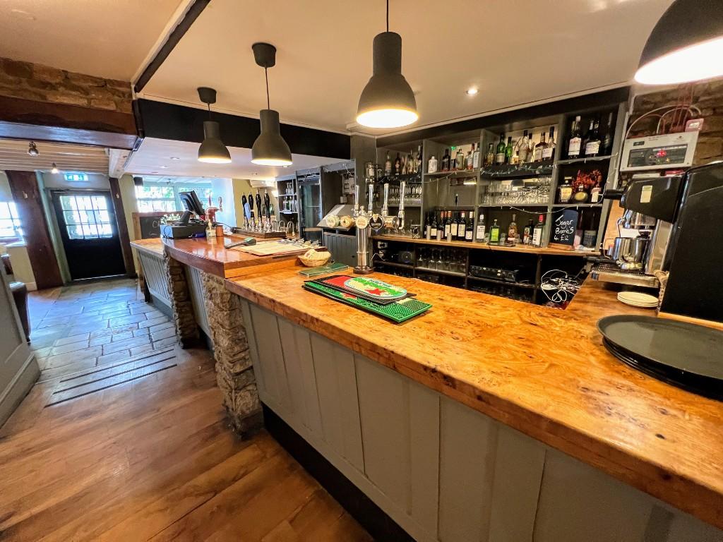 Pub to lease in Witney, Oxfordshire Fully Fitted Pub To Let Nil