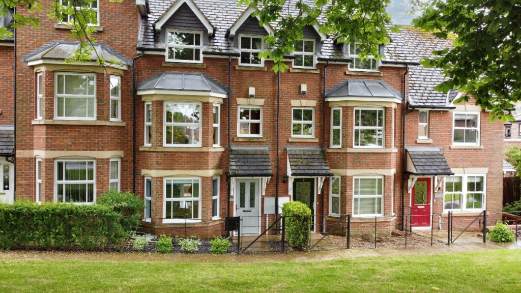3 bedroom terraced house for sale in Abbey Springs, Darlington, DL3