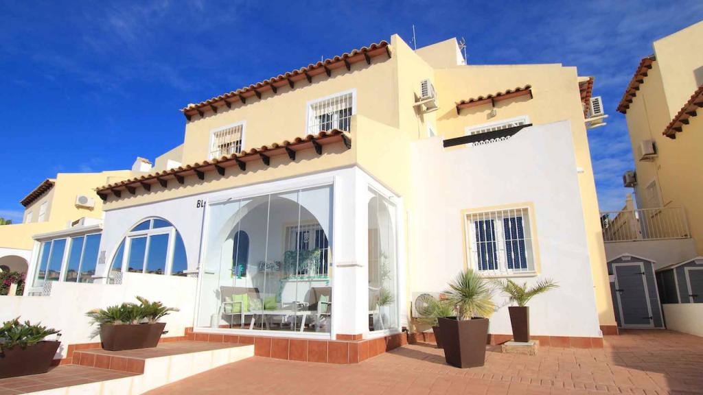 2 bedroom town house for sale in Valencia, Alicante, Villamartin, Spain