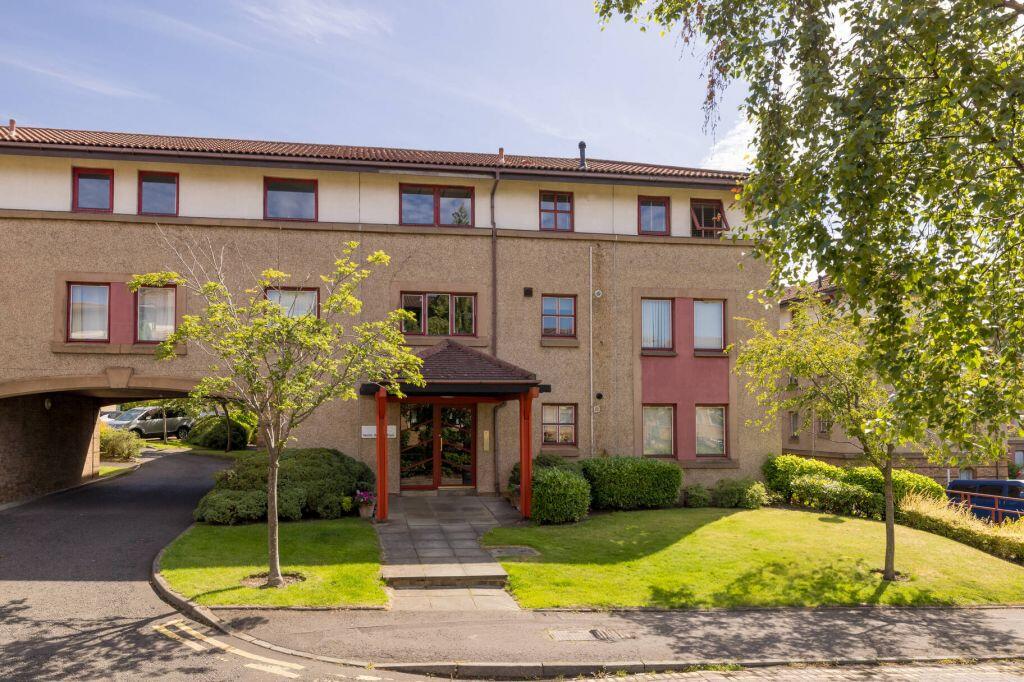 Main image of property: 4/8 North Werber Park, Fettes, Edinburgh,EH4 1TD