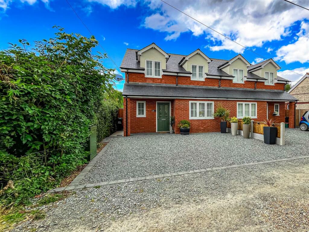 3 bedroom semidetached house for sale in Chapel Lane, Tillingham