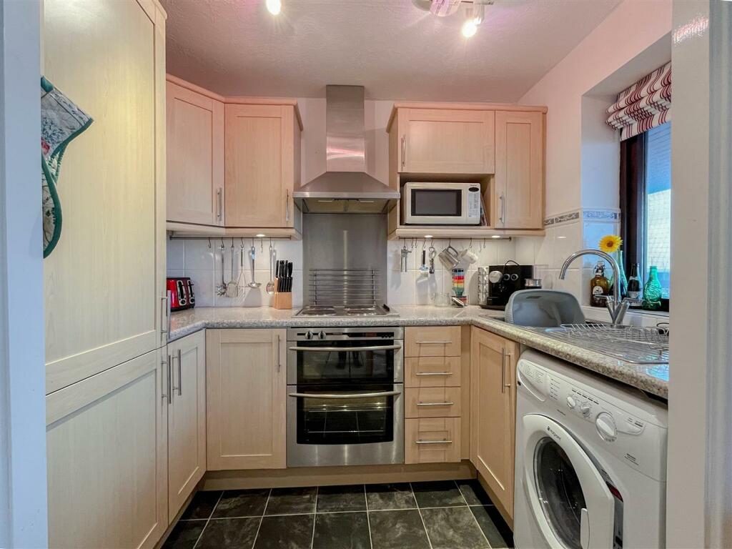 Additional property image - Belvedere Road, Burnham-On-Crouch