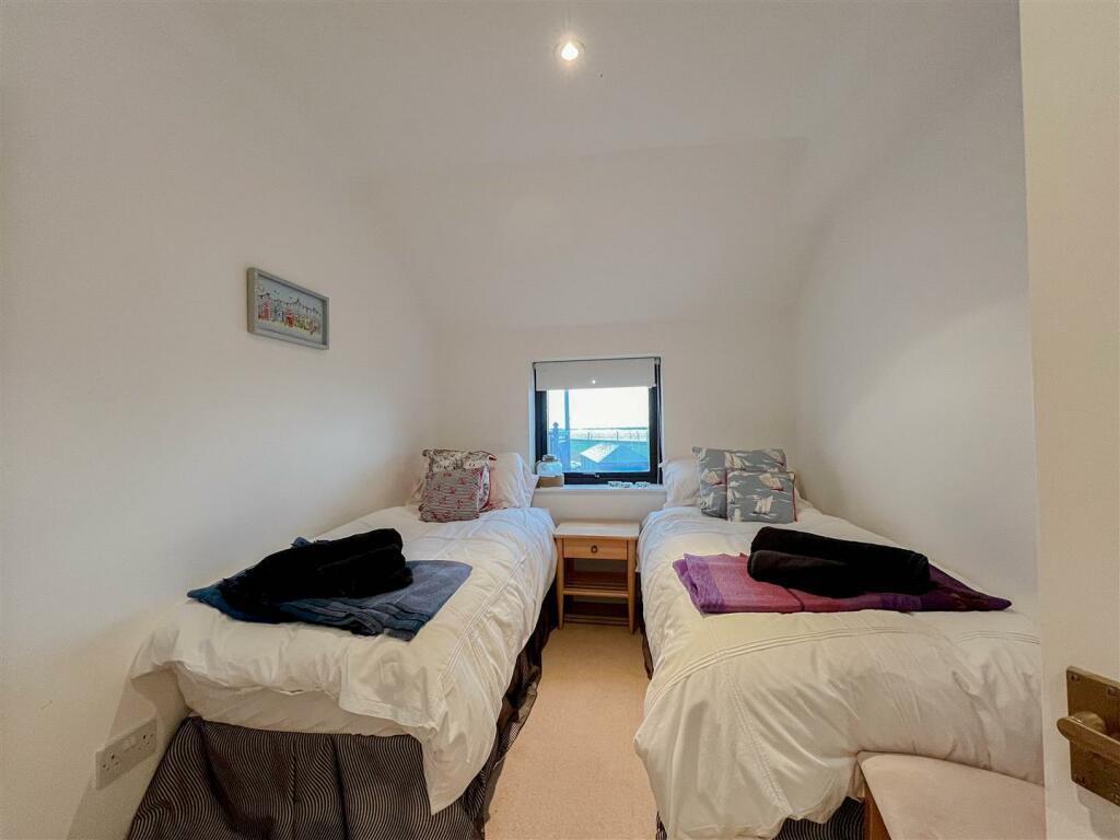 Additional property image - Belvedere Road, Burnham-On-Crouch