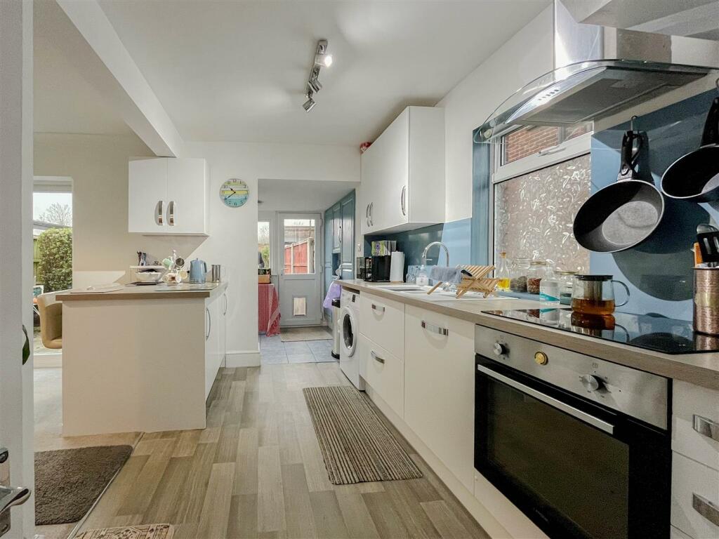 Additional property image - Pantile Hill, Southminster