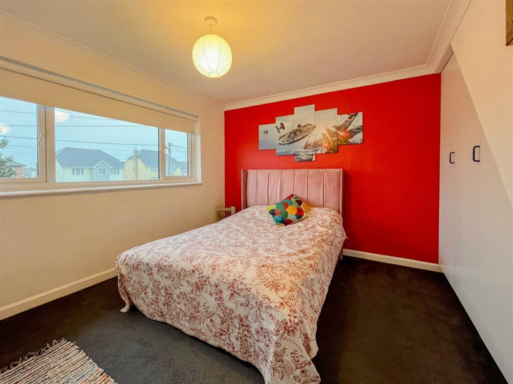 Additional property image - Pantile Hill, Southminster
