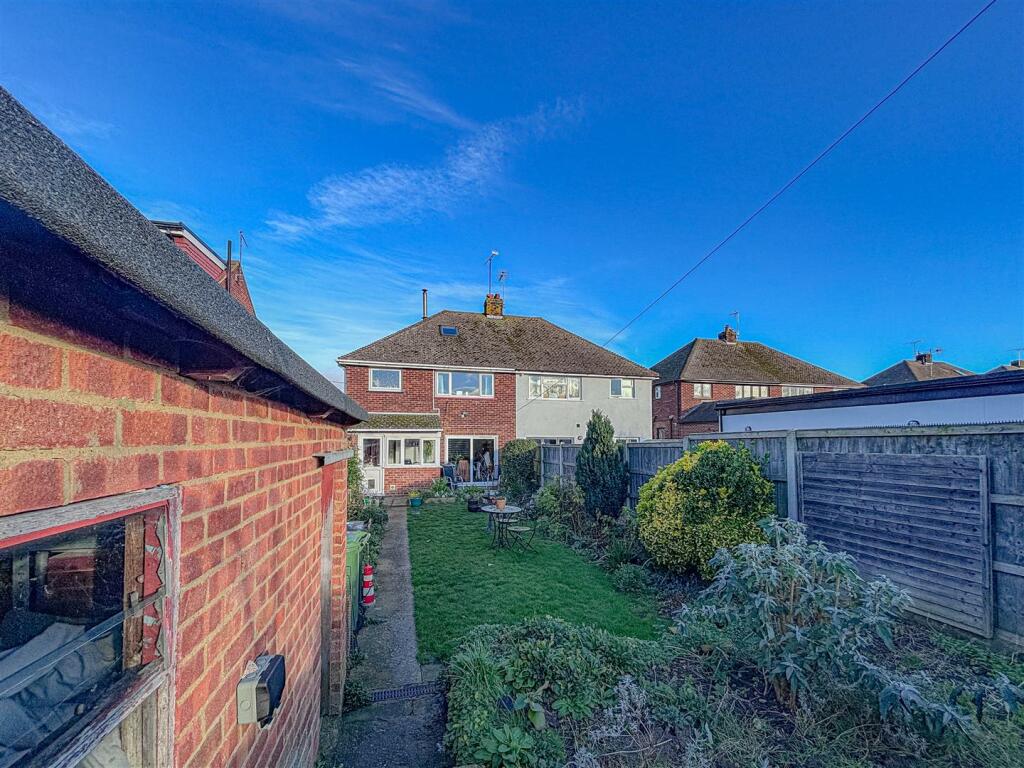 Additional property image - Pantile Hill, Southminster
