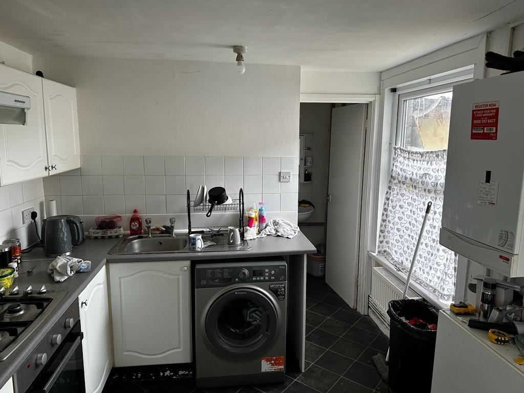 3 bedroom end of terrace house for sale in Edward Street, Luton