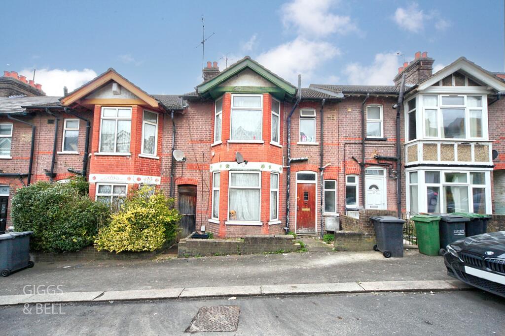 Main image of property: Russell Rise, Luton, Bedfordshire, LU1