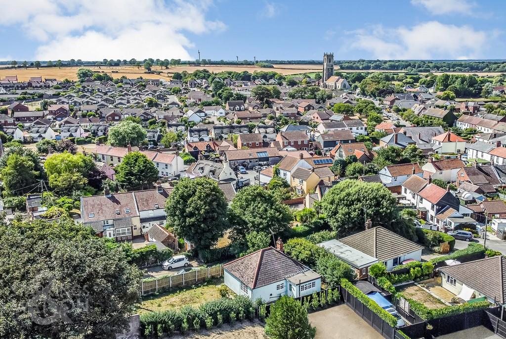 2 bedroom detached bungalow for sale in King Street, Wintertononsea
