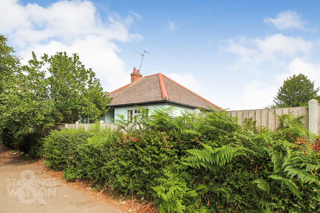2 bedroom detached bungalow for sale in King Street, Wintertononsea