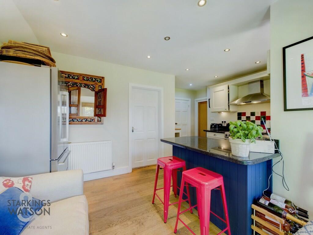 4 bedroom detached house for sale in St. Andrews Avenue, Thorpe St