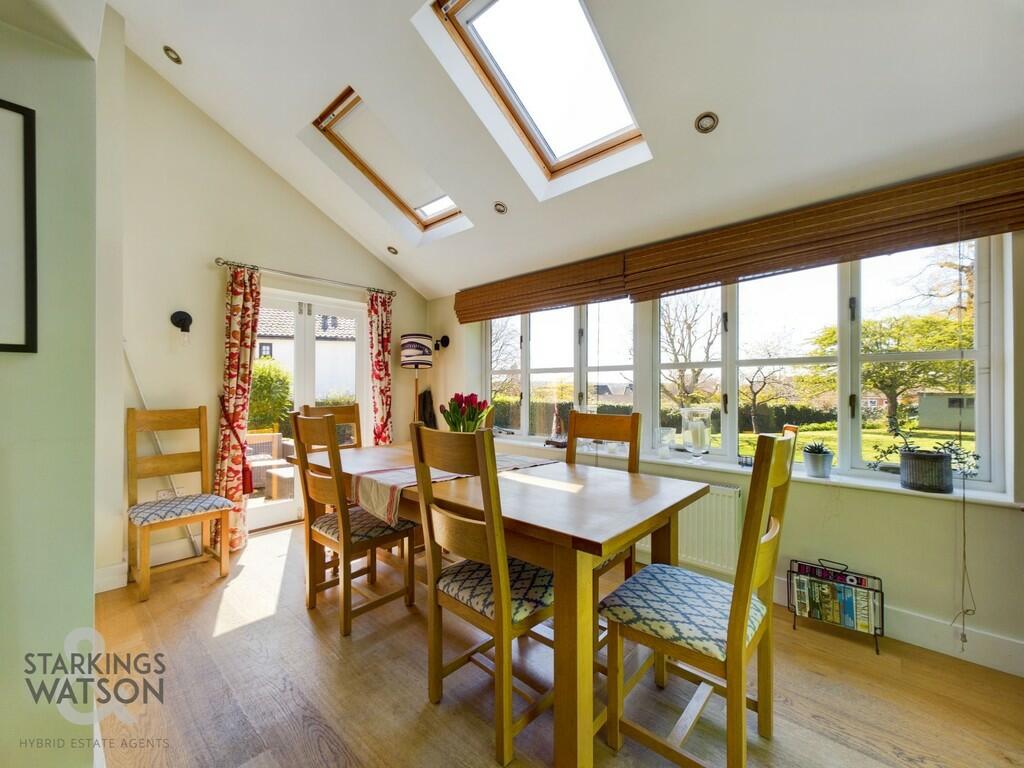 4 bedroom detached house for sale in St. Andrews Avenue, Thorpe St. Andrew, Norwich, NR7