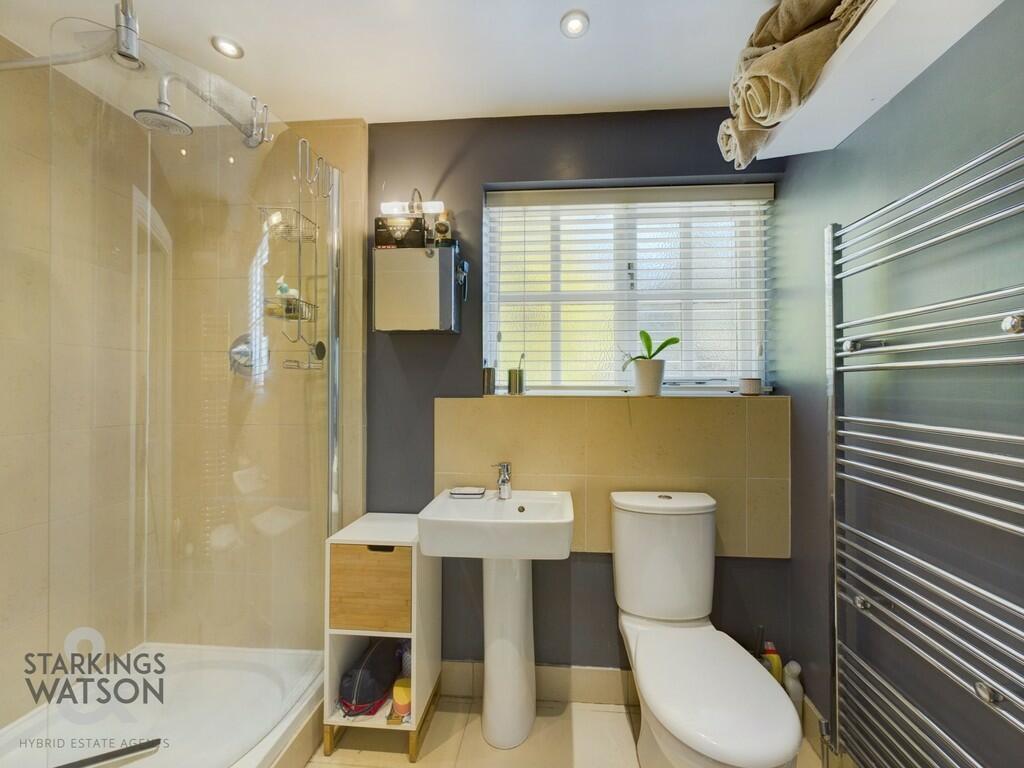 4 bedroom detached house for sale in St. Andrews Avenue, Thorpe St