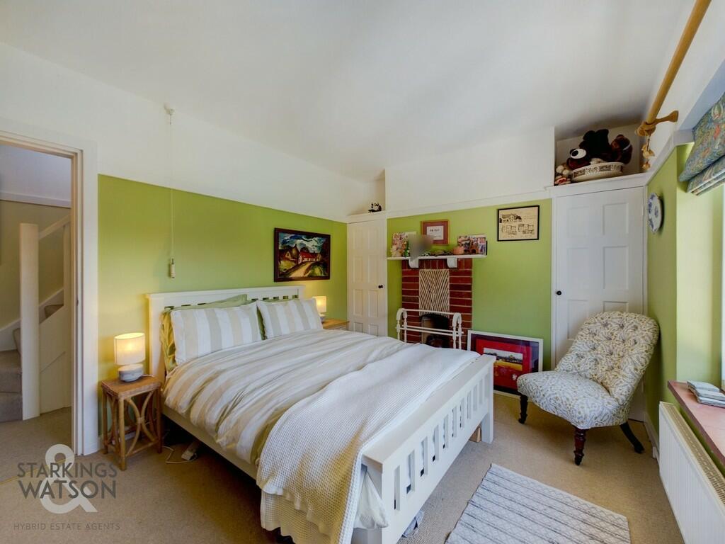 4 bedroom detached house for sale in St. Andrews Avenue, Thorpe St