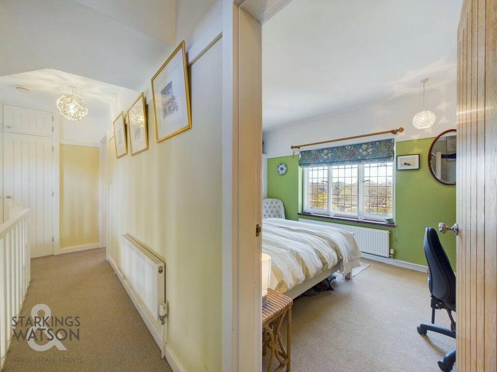 4 bedroom detached house for sale in St. Andrews Avenue, Thorpe St