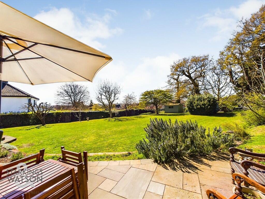 4 bedroom detached house for sale in St. Andrews Avenue, Thorpe St. Andrew, Norwich, NR7