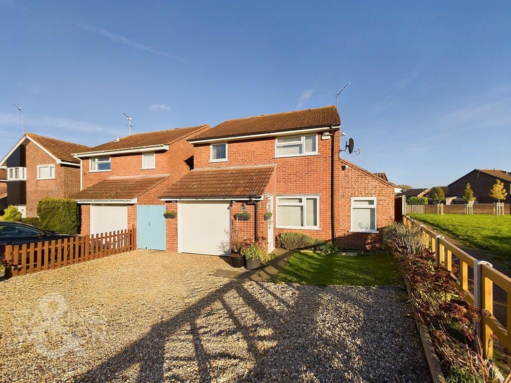 3 bedroom detached house for sale in Chestnut Avenue, Spixworth, NR10