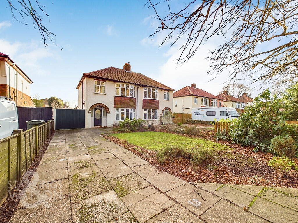 3 bedroom semidetached house for sale in Plumstead Road East, Thorpe